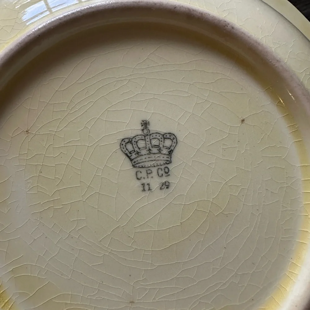 Crown Pottery serving bowl‎